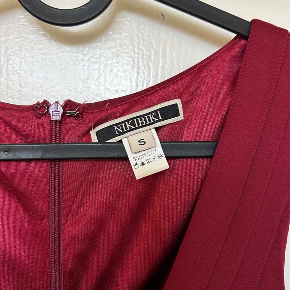 Maroon Ruched Mini Dress - Picture 3 of 4